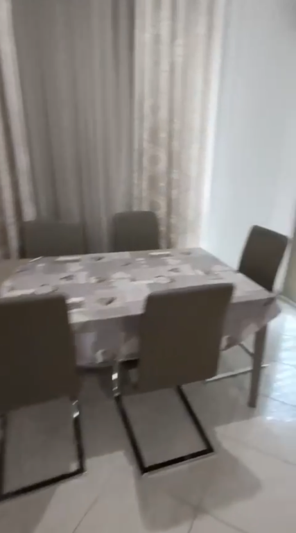 Apartment 2+1+2 at Komuna e Parisit