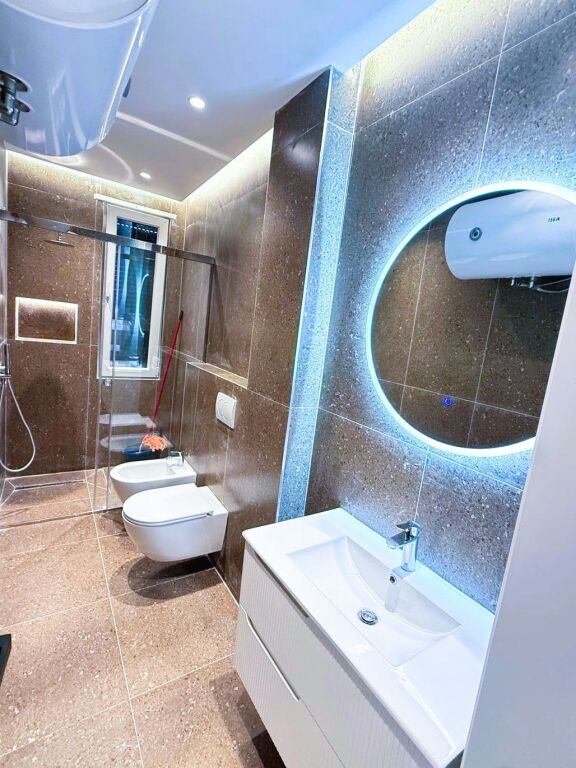 🏡 SHITET APARTAMENT 2+1 – BULEVARDI ZHAN D'ARK
