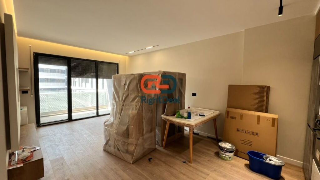 Al Complesso Paralel Living, Vendesi Appartamento 1+1, Arredato !!!