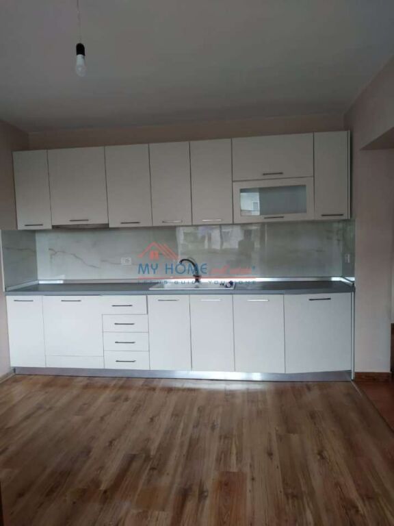 Zyre me Qira 21 Dhjetori Tirane