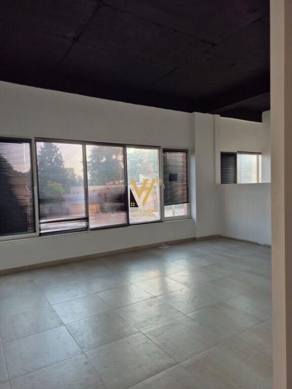 UFFICIO 115 M2 IN AFFITTO VICINO ALLA SCUOLA UNITA 80.000 LEKE