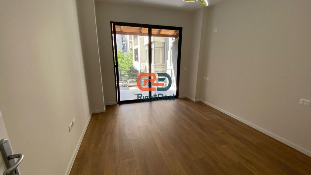 Ne Astir, Shitet Apartament 1+1, Me Planimteri Perfekte !!