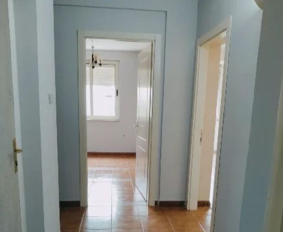 Apartament / Zyre 1+1 Me Qira | 21 Dhjetori