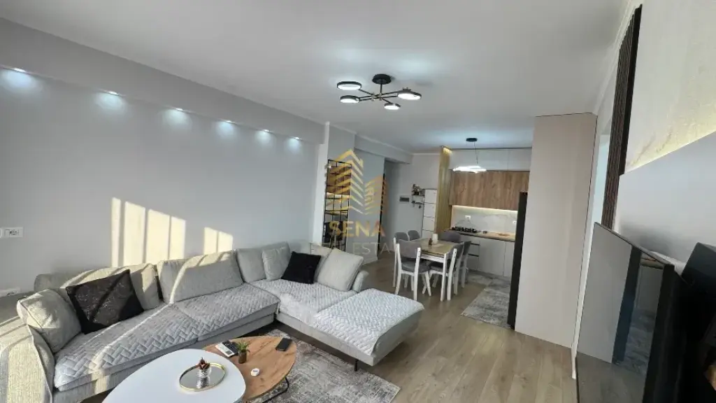 In vendita, Appartamento 2+1+balcone, Kamez-Rotonda di Ulliri, 11.000.000 Leke