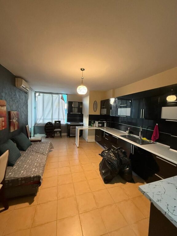 🏢Nella zona del Comune di Parigi si affitta appartamento 2+1 arredato, 75.000 Leke    
