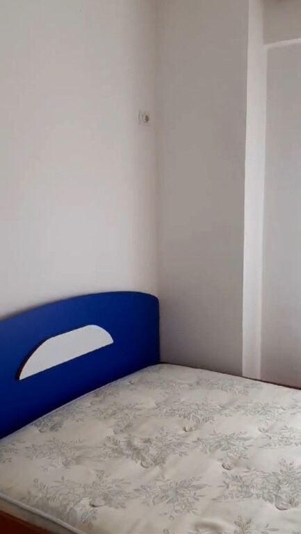 🏢Nella zona del Lago Secco, vicino al Ristorante Primus, si affitta appartamento 2+1 arredato. 50.000 Leke      