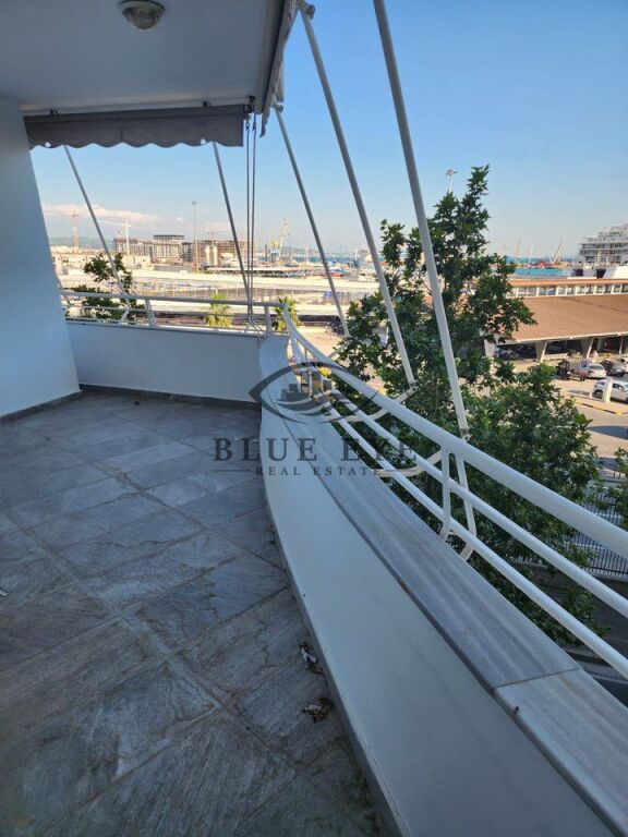 Apartament 3+1 me Pamje Direkte nga Deti – Rruga e Portit, Durrës