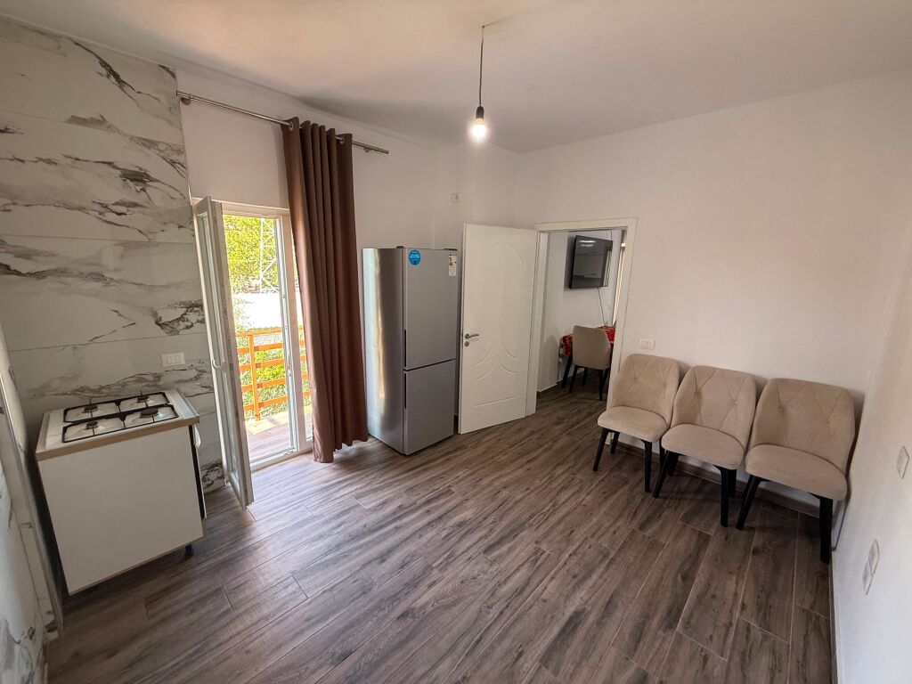 Affittasi parte di villa 2+1 📍 Vicino a Casa Italia, presso i Palazzi Gialli