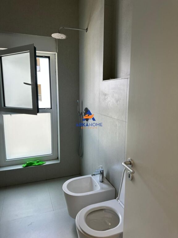 APPARTAMENTO 2+1 IN AFFITTO "KOMPLEKSI KADIU, MANGALEM" 55.000 LEKE
