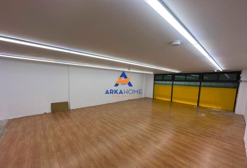 LOCALE COMMERCIALE/NEGOZIO DUPLEX 135M2 IN AFFITTO "VIA ISLAM ALLA, VICINO A MYSLYM SHYRI" 150000 LEKE