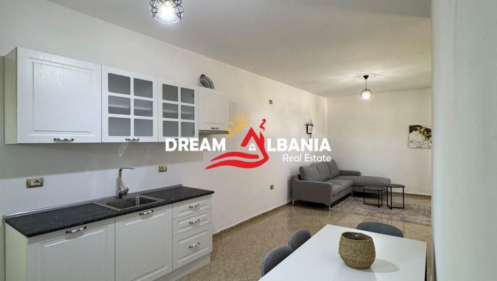 Si affitta il secondo piano di una casa privata nella zona di Shkoze vicino alla Rotonda (ID 4241095)