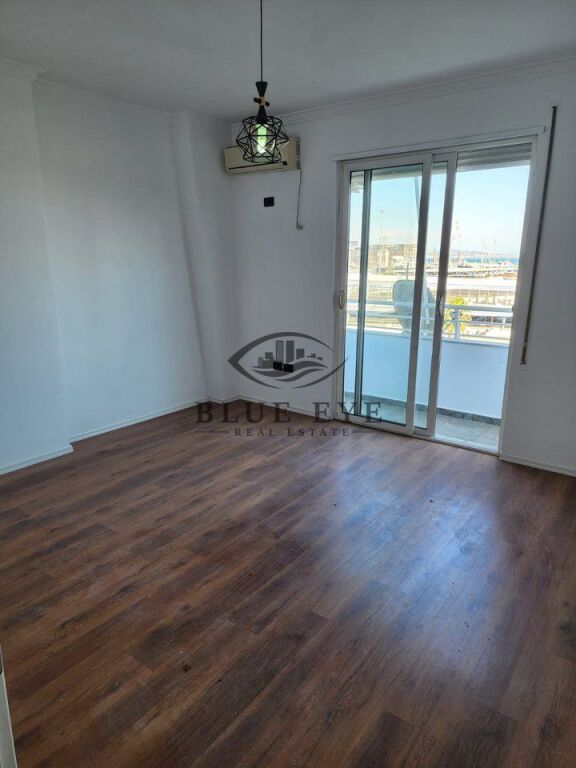 Apartament 3+1 me Pamje Direkte nga Deti – Rruga e Portit, Durrës