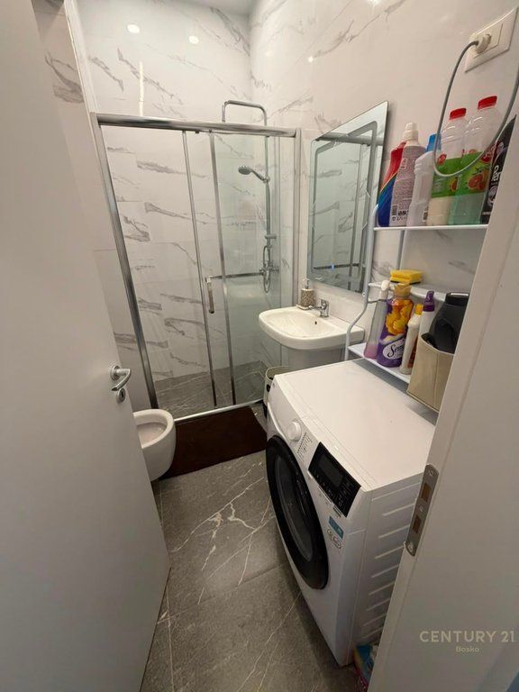 Apartment 1+1+Parking🅿️ 📍Vasil Shanto 850 € /Month 850 Lek /Month