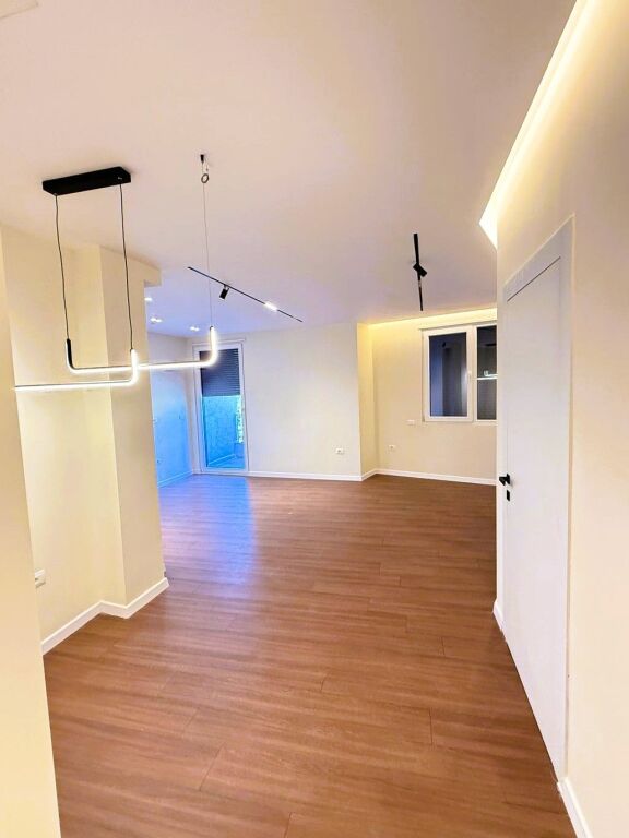 🏡 SHITET APARTAMENT 2+1 – BULEVARDI ZHAN D'ARK