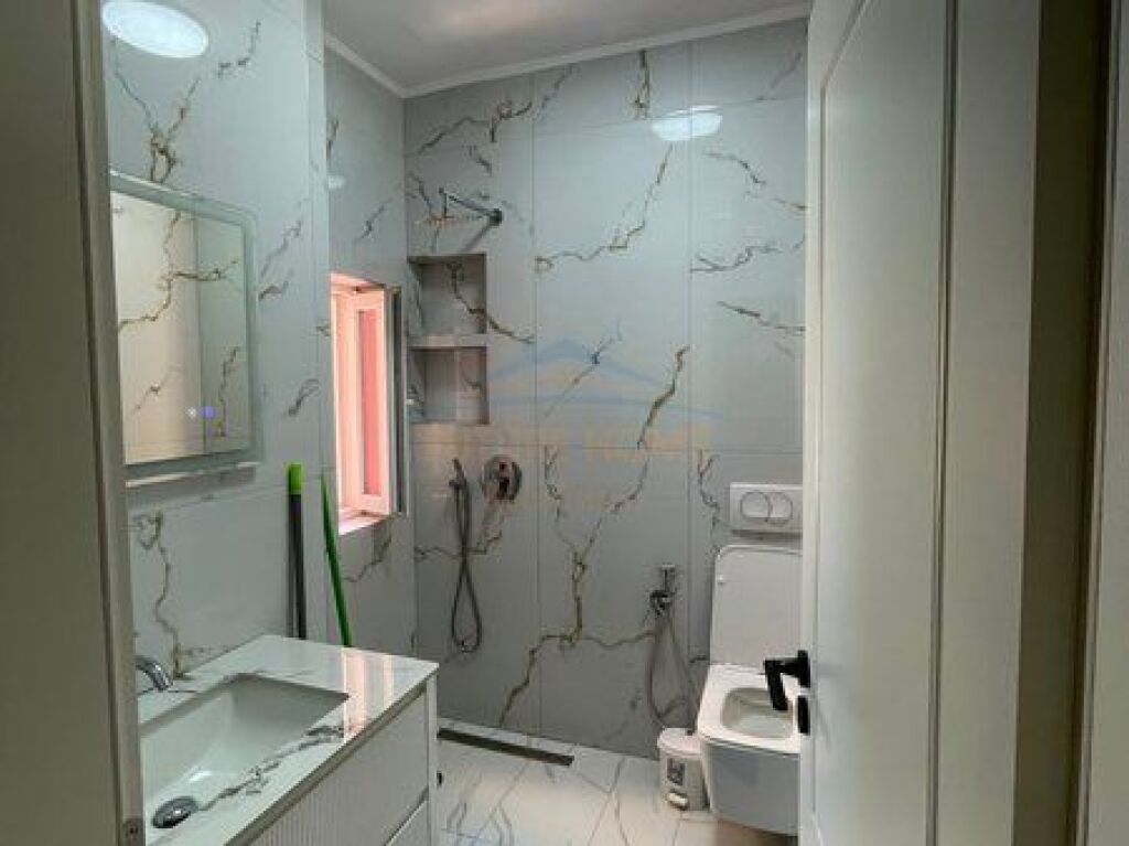 Affitto, Appartamento 2+1+2, Medreseja, Via di Dibrës