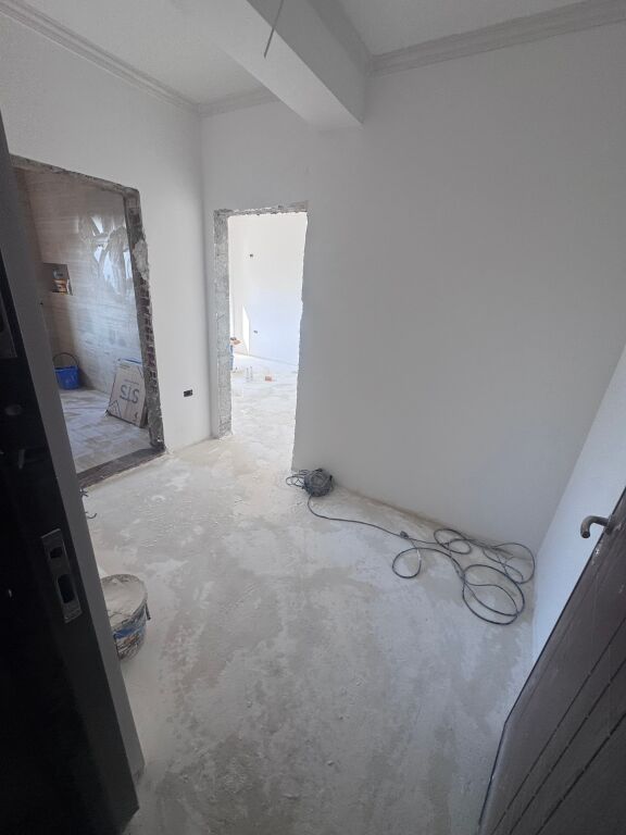 Shitet apartament 1+1+bllk prane Vasil Shanto