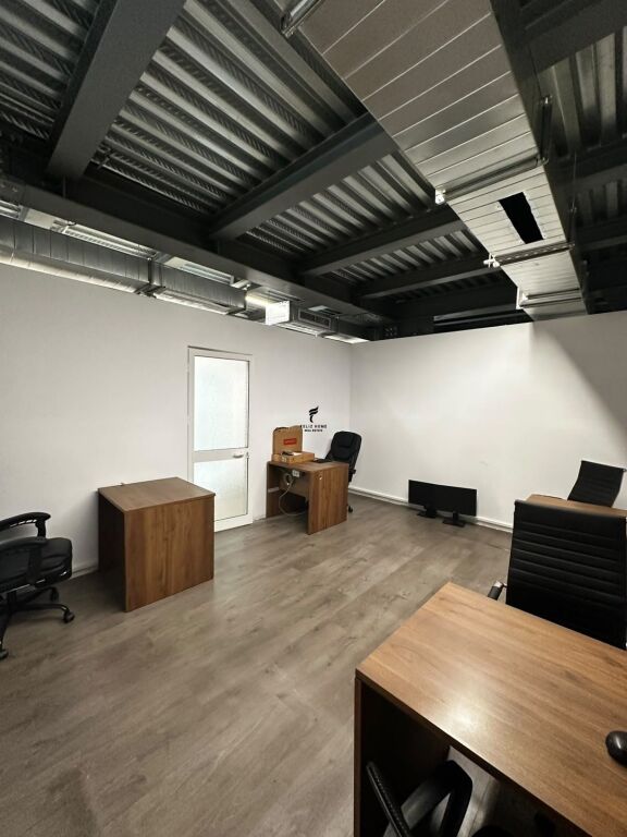 OFFICE FOR RENT 180M2 PARIS MUNICIPALITY 300,000 LEKE FH-84951