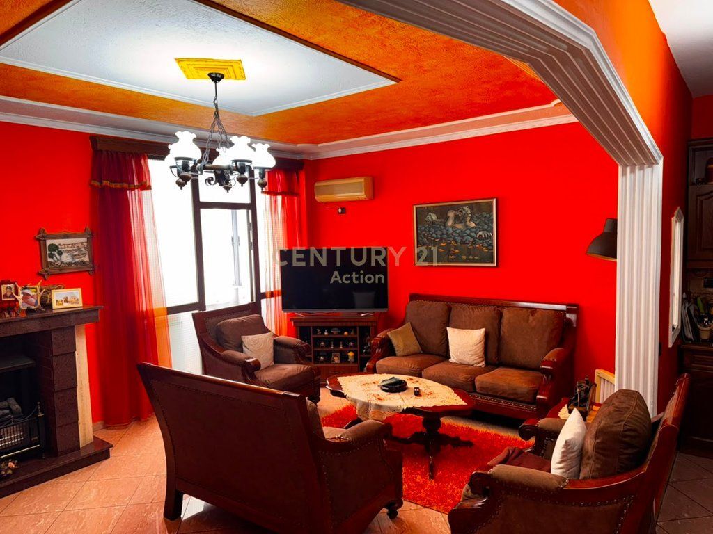Apartment 2+1+2 with 3 balconies for rent – Kavaja Street