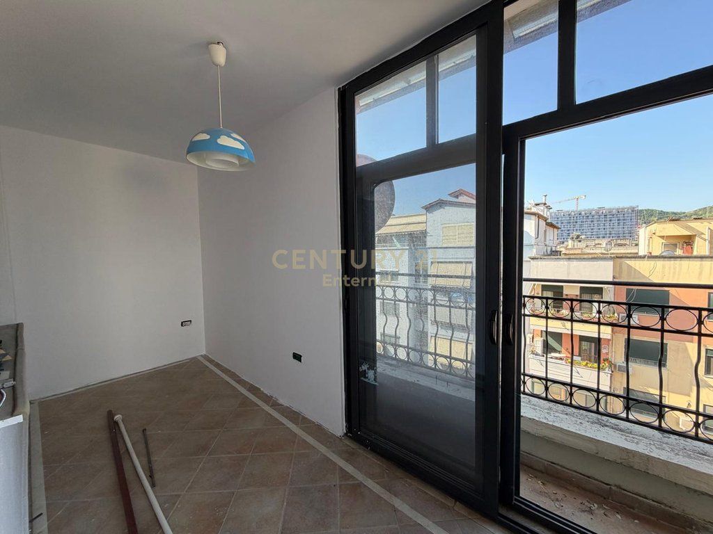 Duplex 📍 Commune of Paris 241,000 €