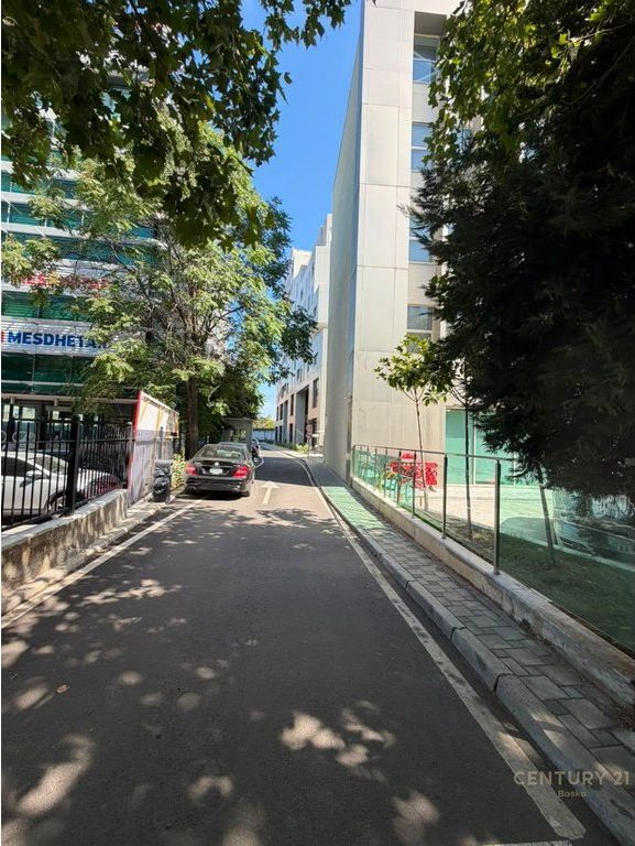Vasil Shanto, affittasi appartamento 1+1 con parcheggio