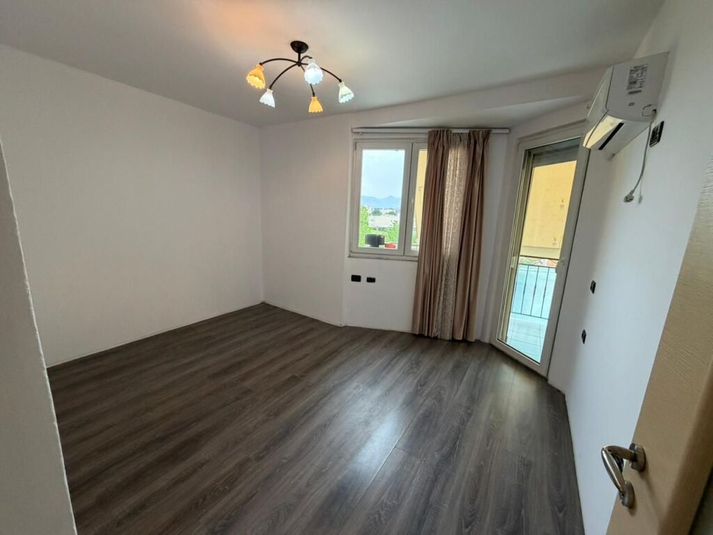 PREZZO RIBASSATO  🏡 SUPER APPARTAMENTO IN VENDITA in una delle zone più richieste di Tirana 2+1 – Ex Campo di Aviazione  📍 Prezzo 179.000€