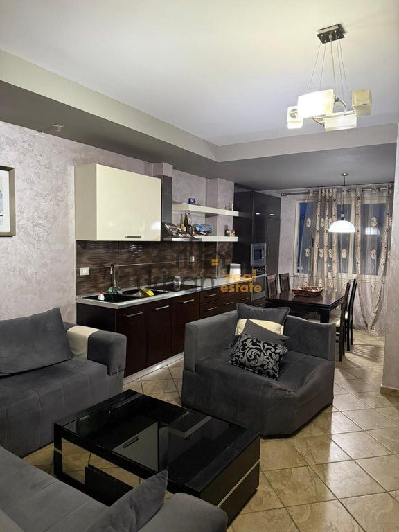 Affitto, Appartamento 2+1 Via Kavaja, Tirana - 600€ | 75 m²