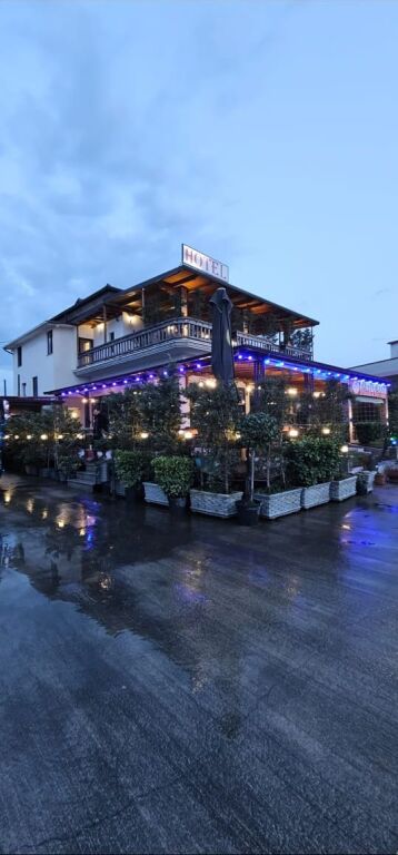 Functional Hotel &amp; Restaurant for Sale – Vorë
