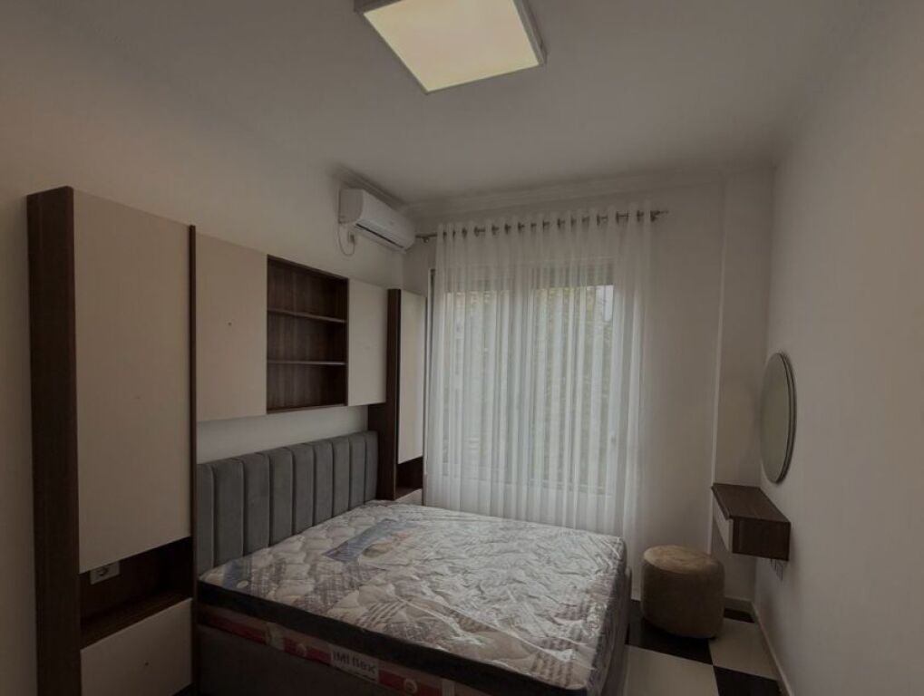 🏡 APARTMENT FOR RENT – Xhanfize Keko Street next to UET  📐 1+1 | 70 m² 🏢 1st floor residential (above shops) with elevator 🛋️ Fully furnished, never lived in before ✨ Completely new furniture.  Price 60,000 lek