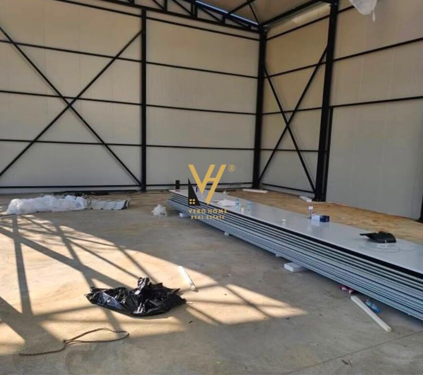JEPET KAPANON 300 M2 ME QERA NE PRUSH 120.000 LEKE