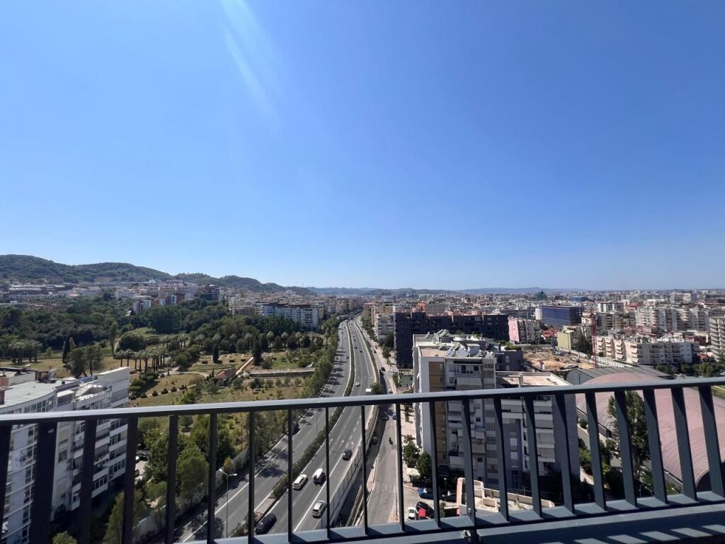 VENDESI APPARTAMENTO 2+1+2 IN LAKE VIEW 3700 EURO/M2