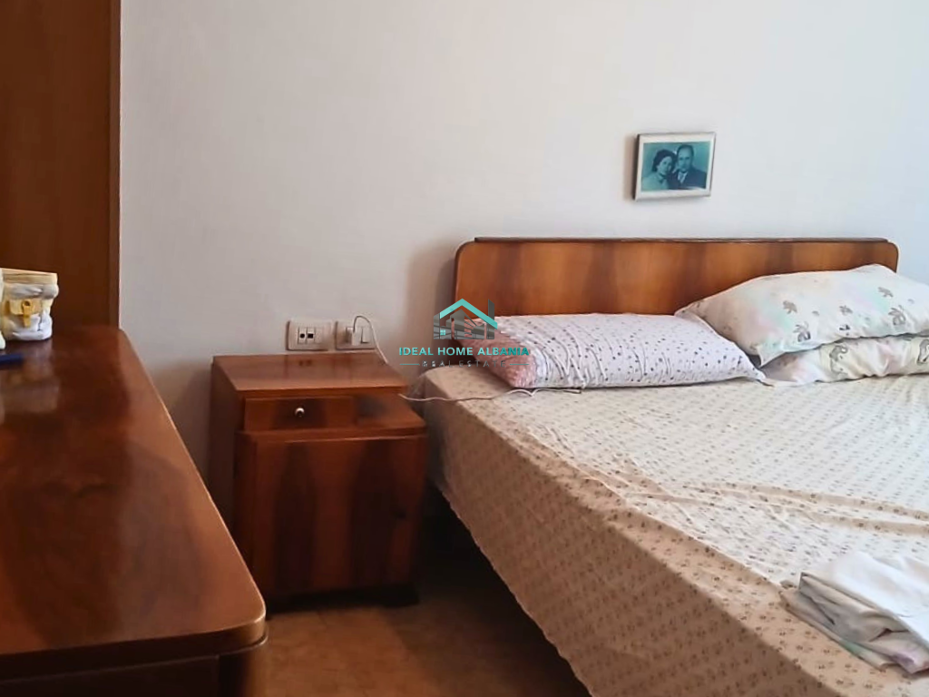 APARTAMENT 1+1 NË SHITJE – PRANË SHKOLLËS "ISMAIL QEMALI", VLORË