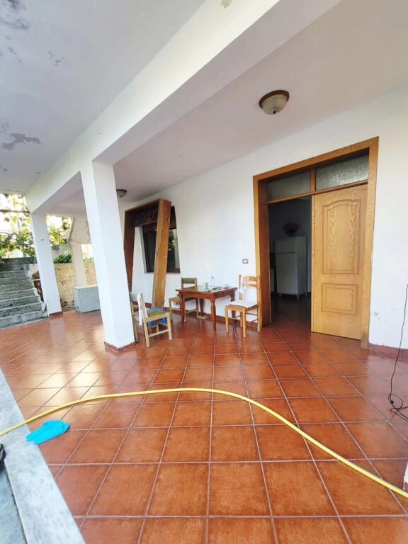 🏡 Shitet shtëpi private, vetëm 300 m nga qendra e Kavajës