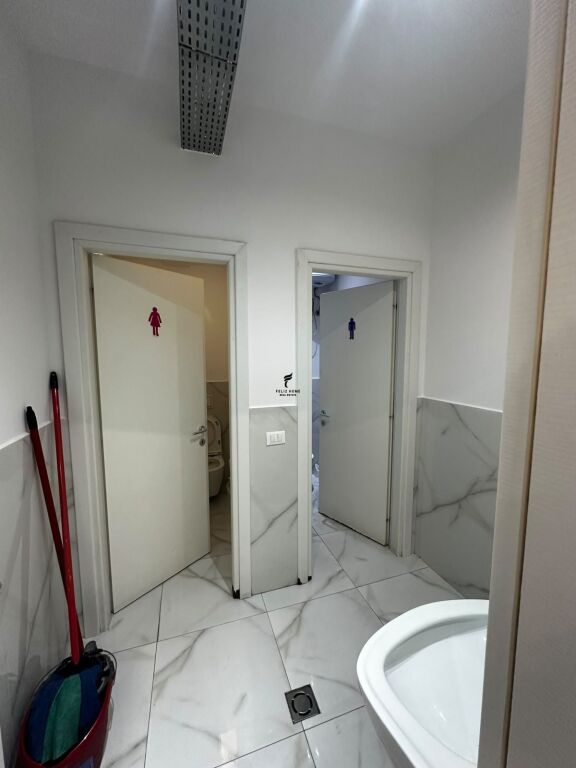 OFFICE FOR RENT 180M2 PARIS MUNICIPALITY 300,000 LEKE FH-84951