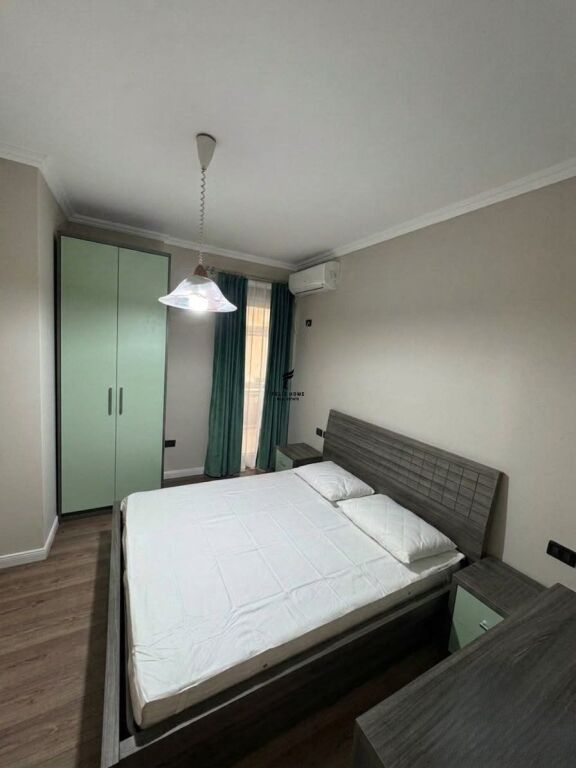 APARTAMENT ME QERA 3+1 RRUGA E KAVAJES 1.200 EURO FH-85048