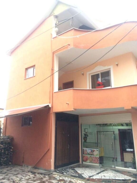 CASA PRIVATA 2+1 + PARCHEGGIO IN AFFITTO - ALI DEMI, TIRANA