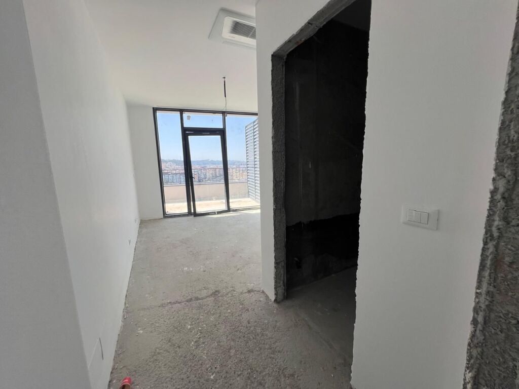 VENDESI APPARTAMENTO 2+1+2 IN LAKE VIEW 3700 EURO/M2