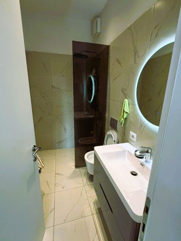 🏡 Shitet Apartament 2+1+2 – Golden Park