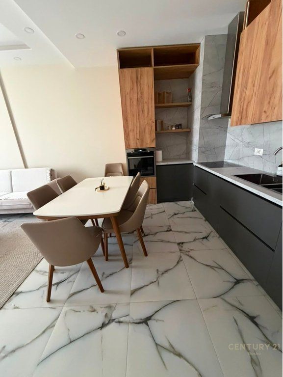 Apartment 1+1+Parking🅿️ 📍Vasil Shanto 850 € /Month 850 Lek /Month