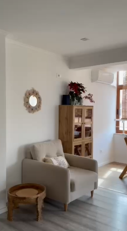 Shitet apartament 2+1 me pamje nga deti ne Durres!