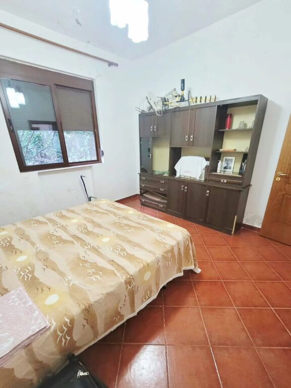 🏡 Shitet shtëpi private, vetëm 300 m nga qendra e Kavajës