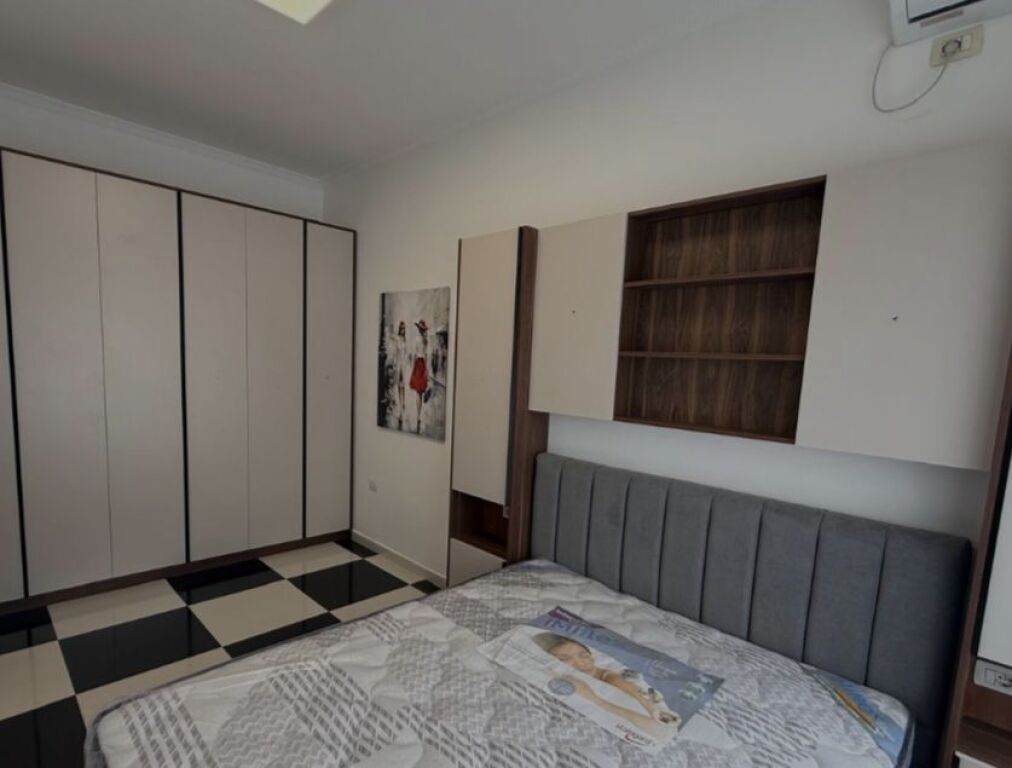 🏡 APARTMENT FOR RENT – Xhanfize Keko Street next to UET  📐 1+1 | 70 m² 🏢 1st floor residential (above shops) with elevator 🛋️ Fully furnished, never lived in before ✨ Completely new furniture.  Price 60,000 lek