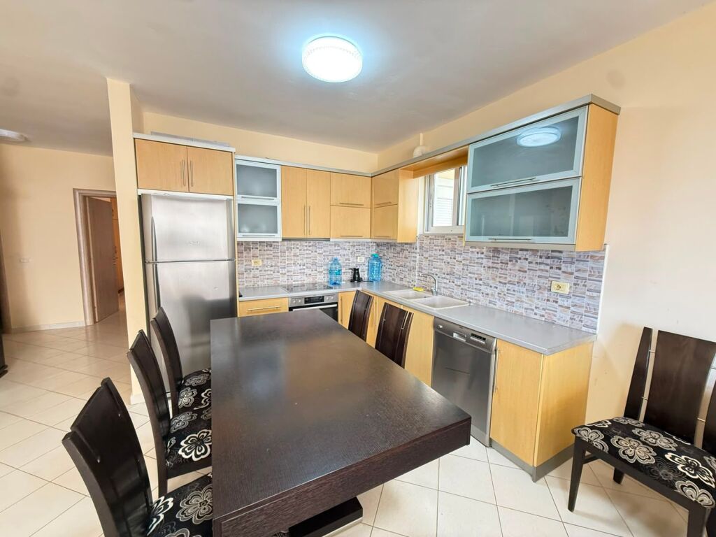 APARTAMENT PËR SHITJE – SARANDË