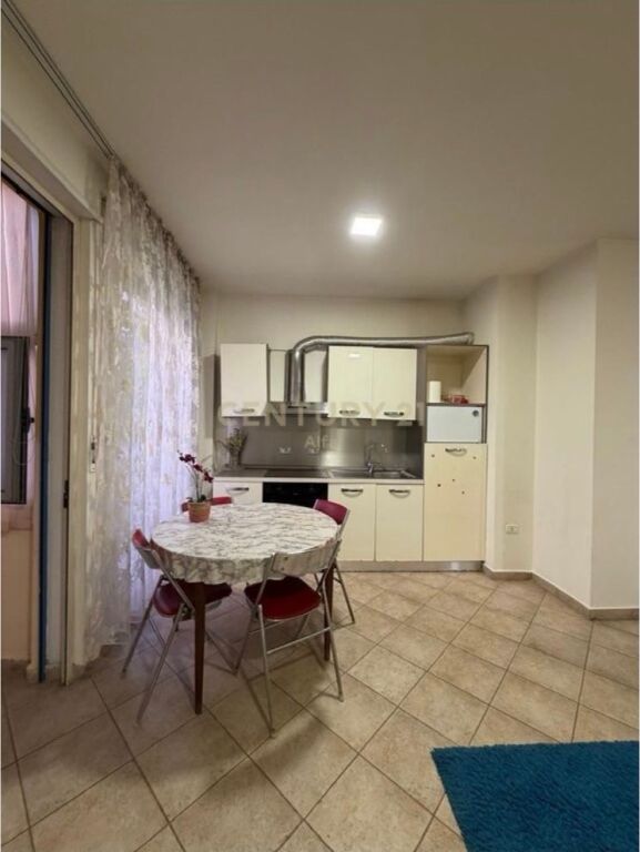 Appartamento 2+1+2 bagni in vendita vicino al Lago di Tirana!