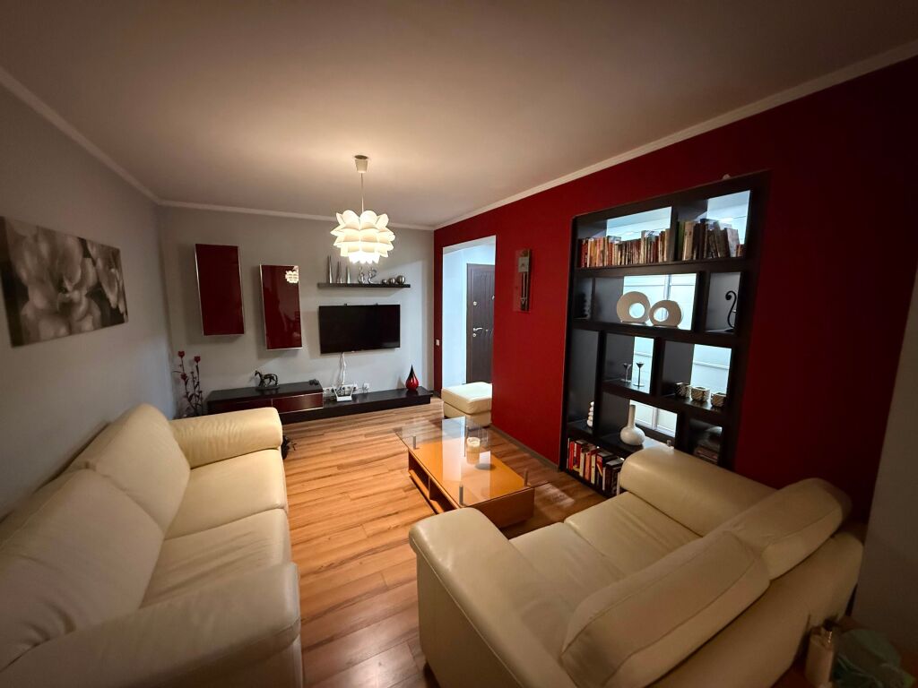 Jepet me qira apartament 2+1 ne Myslym Shyr