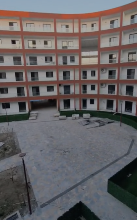 🏡 **Shitet Apartament 1+1 në Golem** 🌊