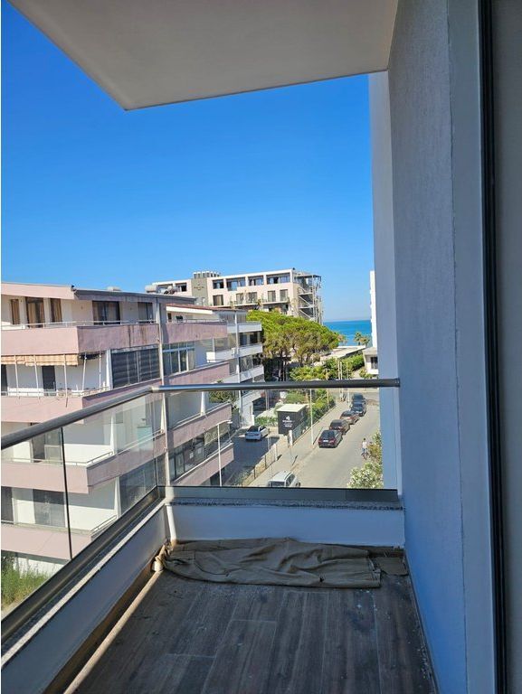 SHITET APARTAMENT NE GOLEM TE HOTEL GRIND 1+1 VETEM 50 METRA LARG DETIT !