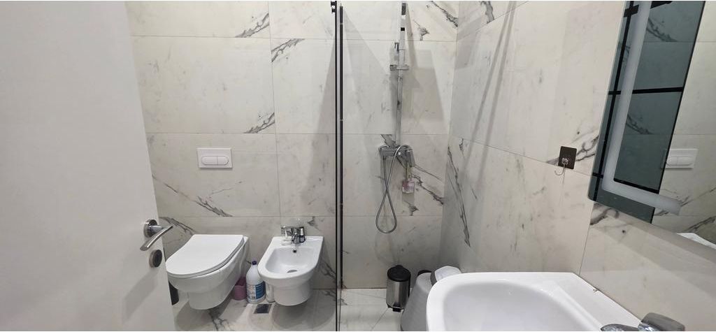 📍 Piazza Skenderbej ✨ Appartamento 2+1 Moderno 1.100 € /Mese