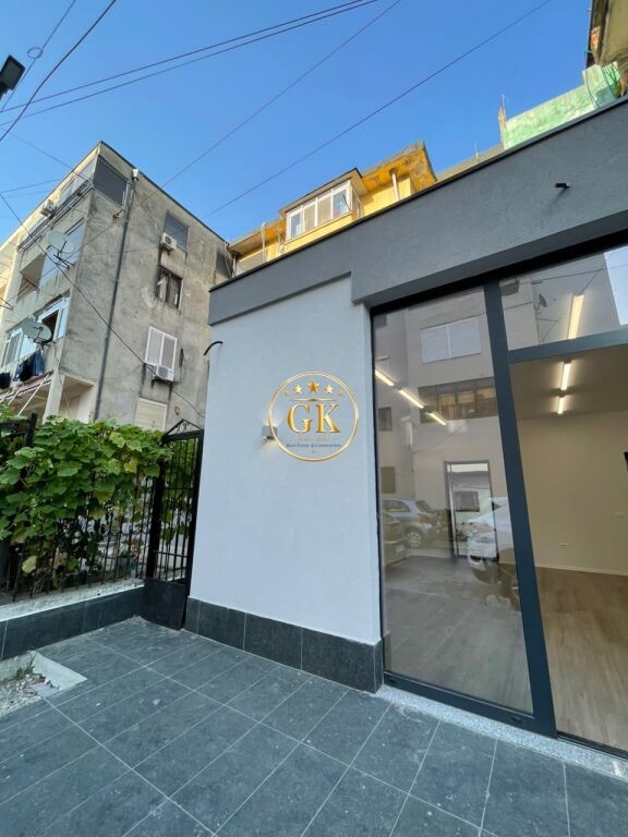 🏢 LOCALE COMMERCIALE IN VENDITA – MUSEO, DURRËS