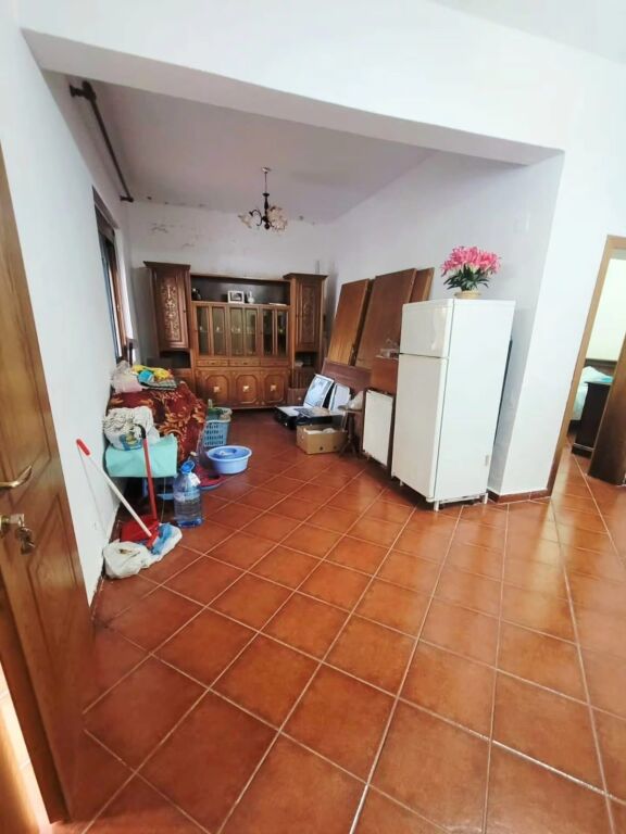 🏡 Shitet shtëpi private, vetëm 300 m nga qendra e Kavajës