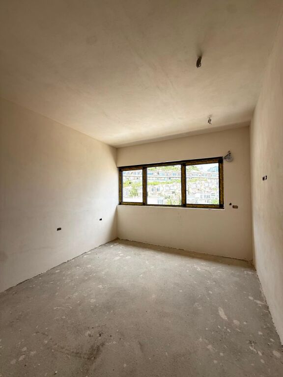 🏡 TRIPLEX FOR SALE – KODRA E DIELLIT 2